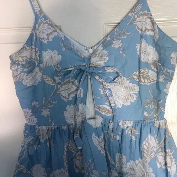 Blue White Floral Key Hole Sun Dress - Picture 2 of 4
